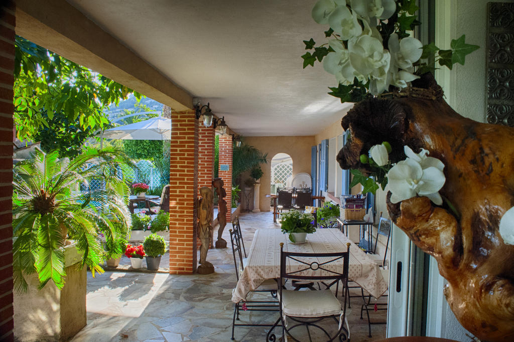 Mas Des Kardouons Bed and Breakfast Tourrettes-sur-Loup Εξωτερικό φωτογραφία